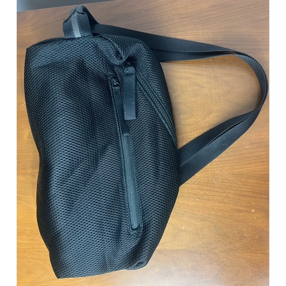 Lululemon Fast‎ Track Bag Black Convertible Backpack Sling Bag